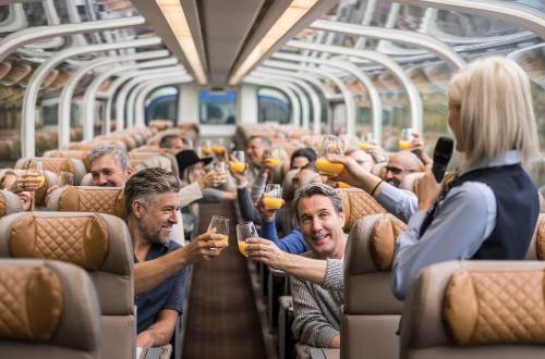 goldleaf-servie-onboard-welcome-toast-rocky-mountaineer-rockies-to-red-rocks-rail-usa