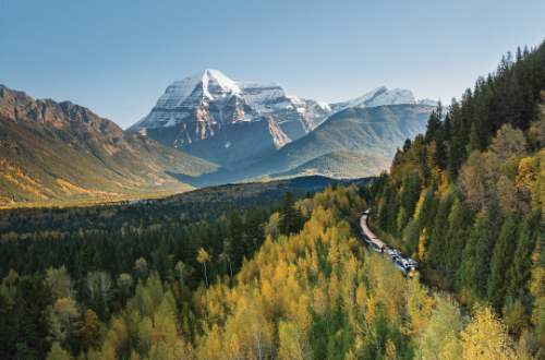 mount-robson-canadian-rockies-jasper-national-park-canada-rocky-mountaineer-rail